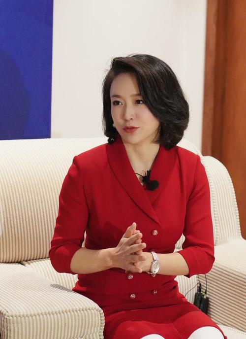 爱问常识艾诚露胸 - 艾诚绯闻 第2张 爱问常识艾诚露胸 - 艾诚绯闻 第2张